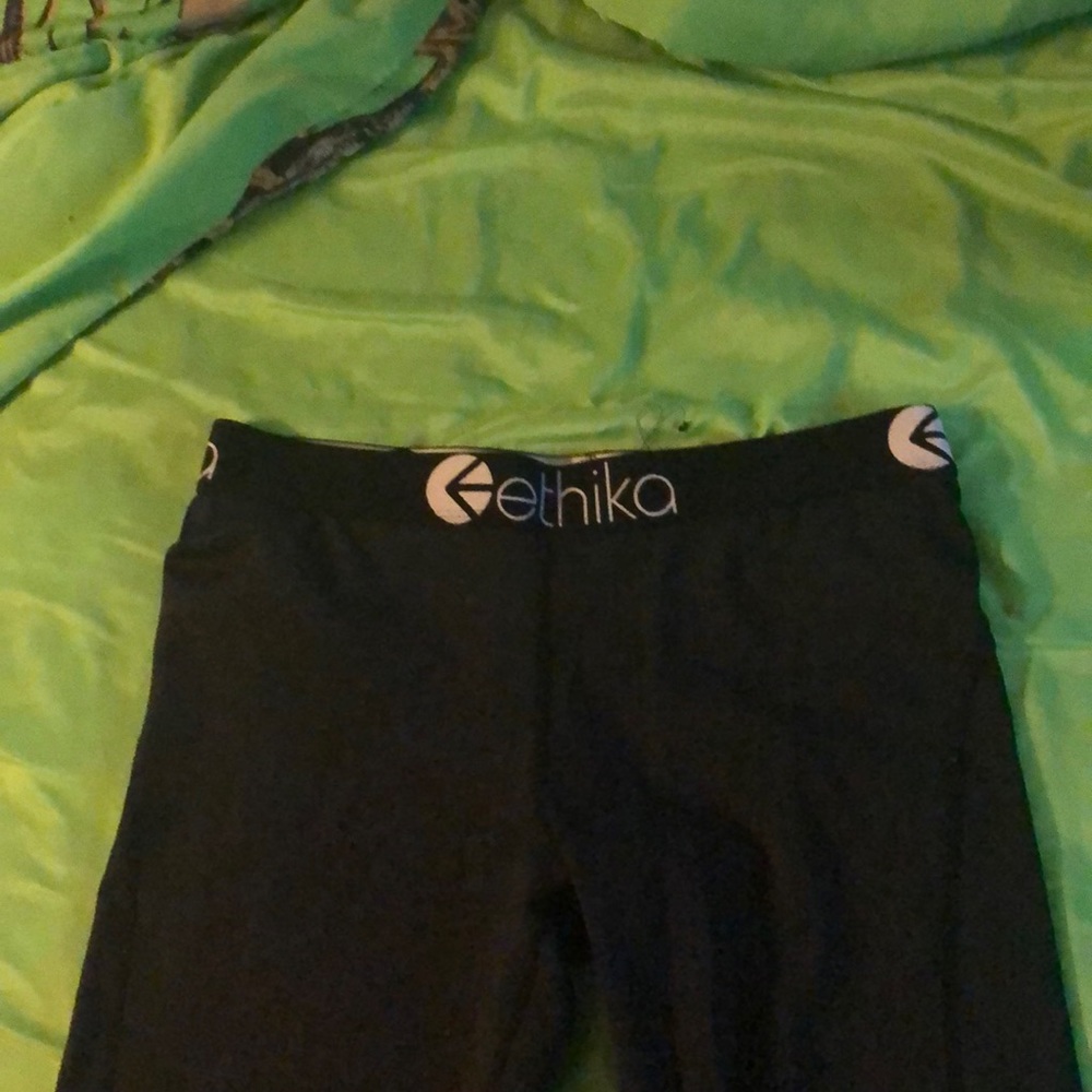 3 pairs of workout clothes ethika/Nike